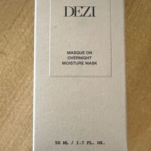 DEZI Masque On Overnight Moisture Mask - White